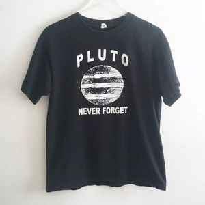 Pluto T Shirt Never Forget Black Size Medium